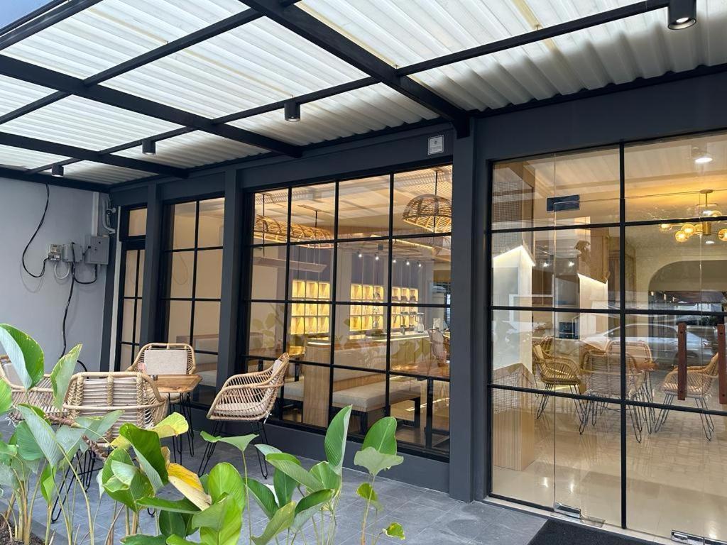 Hotel Masri Living By Daphna International Kejayan Exterior foto
